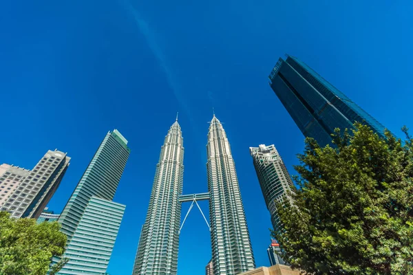 Куала-Лумпур, Малайзія-23 січня 2019: вежі, хмарочоси — стокове фото