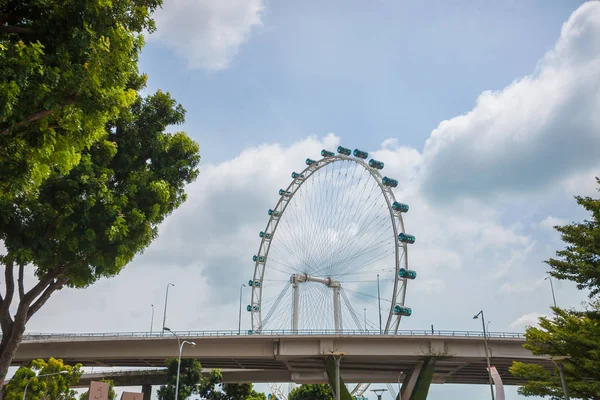 Rueda de la fortuna en Singapur — Foto de Stock