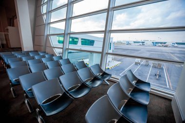 Havaalanında boş bekleme odası