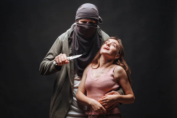 تفسير حلم الذبح بالسكين في الرقبة