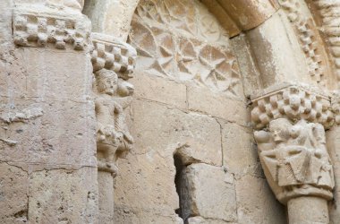Romanesk kilise San Esteban de Gormaz-Soria, İspanya