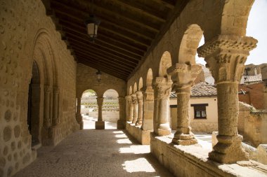 Romanesk kilise San Esteban de Gormaz-Soria, İspanya