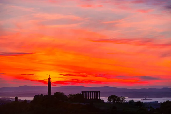 Silhouet Van Monumenten Calton Hill Mooie Hemel Achtergrond Edinburgh Schotland — Stockfoto