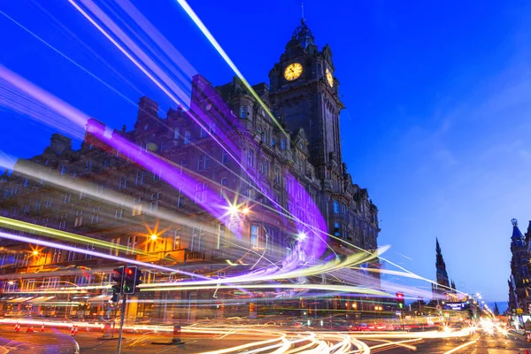 Edimburgo Noite Cena Com Luzes Raia Veículos High Sided Rua — Fotografia de Stock