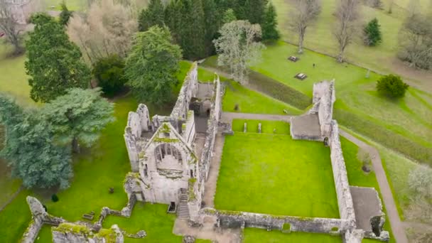 Widok Lotu Ptaka Ruinach Dryburgh Abbey Nad Brzegiem Rzeki Tweed — Wideo stockowe
