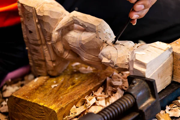 Closeup Carpenter Hands Working Chisel Hammer Wooden Buddha Sculpture Artisan — Stock Photo, Image