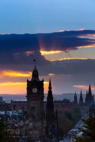 Pittoresca Vista Sulla Sera Città Vecchia Edimburgo Con Princess Street — Foto Stock