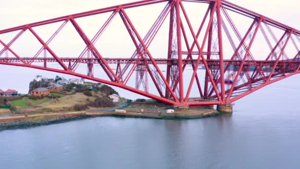 Forth Bridge Konzolový Železniční Most Přes Firth Forth Východě Skotska — Stock video