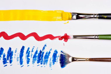 Üç vuruş birincil renk renkler