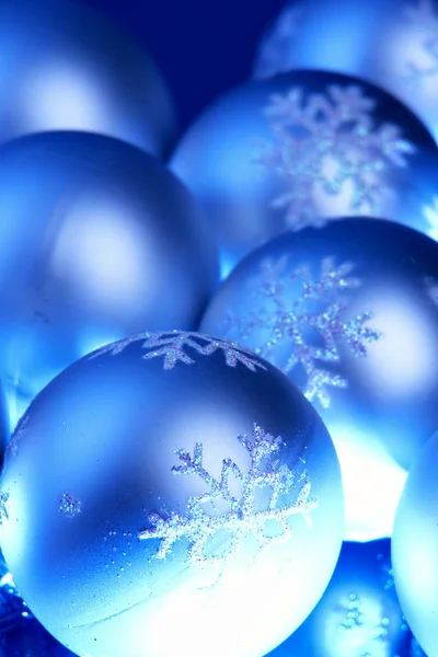 Adornos Navideños Con Sombra Azul — Foto de Stock