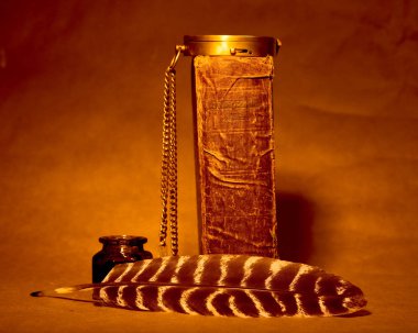 Quill, antika bir bakışla Inkwell, pusula, kitap