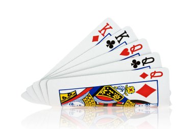 Ful papaz beyaz arka plan üzerinde kraliçeler dolu