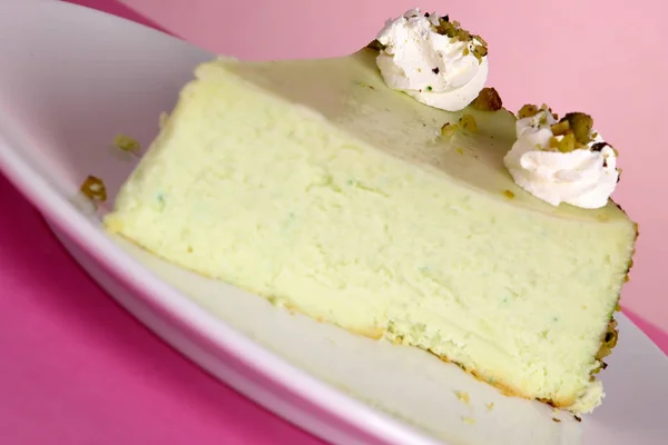 Slice Green Cheesecake Plate — Stock Photo, Image