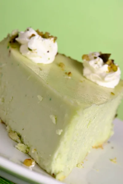 Tranche Gâteau Fromage Vert Sur Assiette — Photo