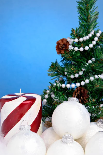 Árbol Navidad Velas Adornos Blancos — Foto de Stock