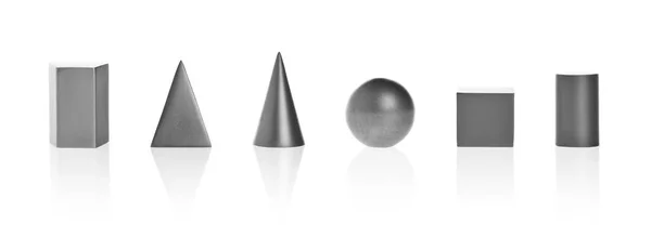 geometri nesneleri üzerinde beyaz izole