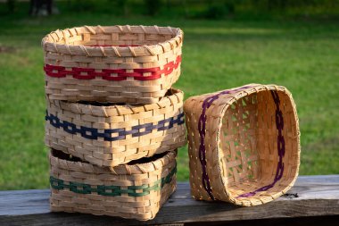 dışında dört ev yapımı sepet