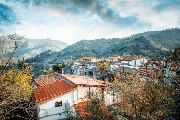 Schöne Frühlingslandschaft Ein Dorf Faulenzen Den Bergen Zyperns Blauer Himmel — Stockfoto