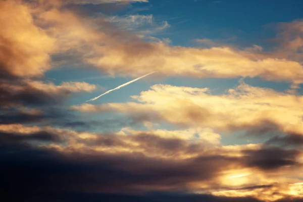 Himmel Hellblau Orange Und Gelb Farben Sonnenuntergang Sofortiges Foto Getöntes — Stockfoto