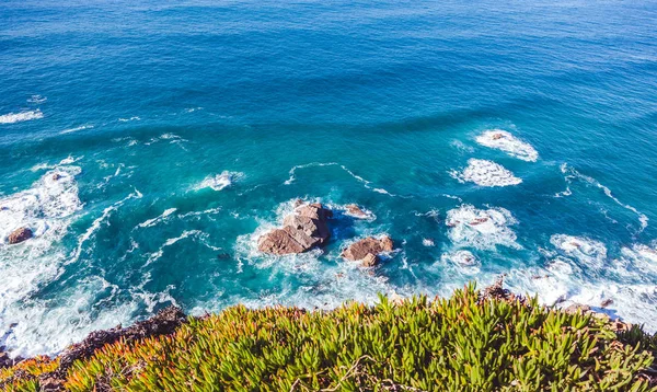 Mooie Natuurlijke Abstracte Achtergrond Turquoise Water Golven Zijn Gebroken Tegen — Stockfoto