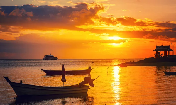 Beautiful Bright Sunset Shore Tropical Beach Colorful Sky Thailand — Stock Photo, Image