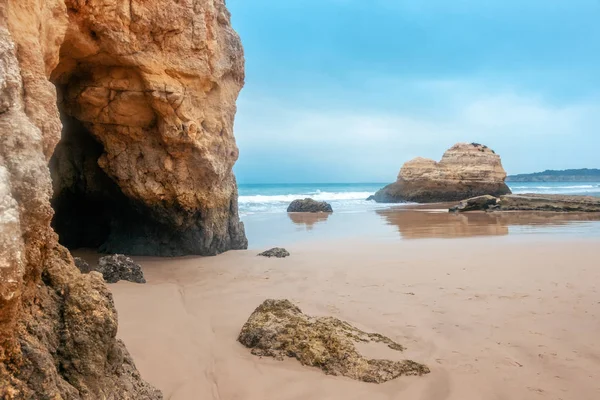 Bela Paisagem Oceânica Costa Portugal Algarve Rochas Praia Areia Destino — Fotografia de Stock