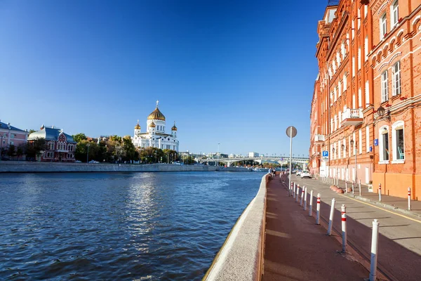 Piękne Miasto Krajobraz Stolicy Rosji Moskwa Widok Rzekę Centrum Miasta — Zdjęcie stockowe