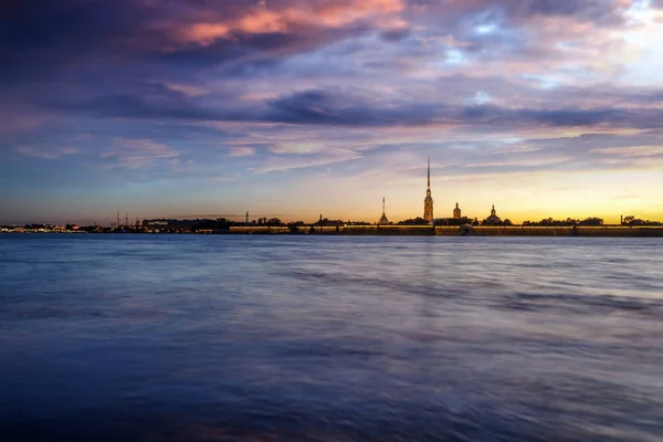Wunderschöne Stadtlandschaft Weiße Nächte Petersburg Blick Auf Die Neva Und — Stockfoto