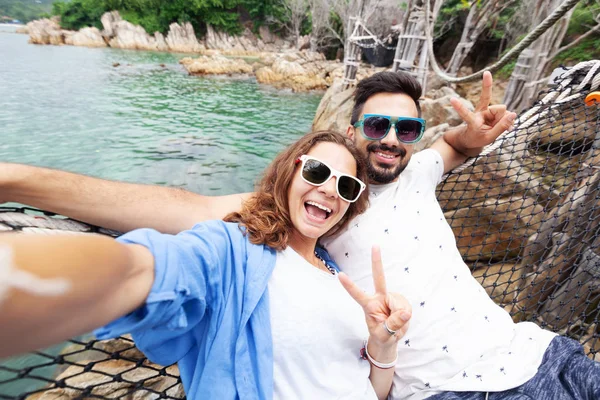 Jovem Bonita Feliz Sorrindo Engraçado Casal Homem Mulher Melhores Amigos — Fotografia de Stock