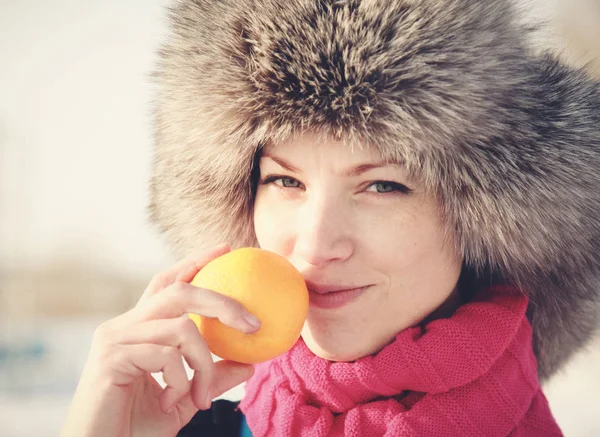 Beautiful Young Woman Girl Brunette Fur Hat Winter Park — Stock Photo, Image