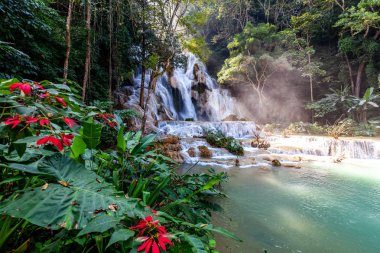 Kuang si su sonbaharda Luang prabang, Laos, popüler seyahat hedef Güneydoğu Asya'da