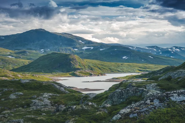 Paisaje de verano en el parque nacional Jotunheimen en Noruega — Foto de Stock