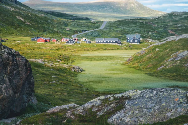 Norveç 'teki Jotunheimen Ulusal Parkı' nda yaz manzarası