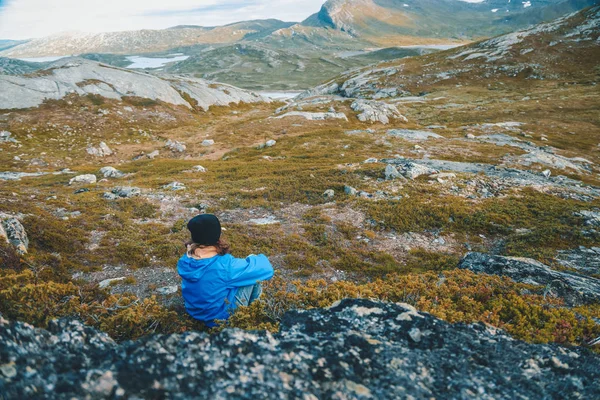 Best Norway hike. Besseggen Ridge. Yotunheimen national park — Stock Photo, Image
