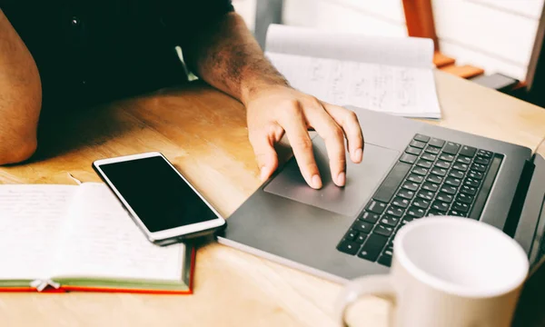 Man Typing Laptop Workplace Hands Close Coffee Notebooks Table — Stock Photo, Image