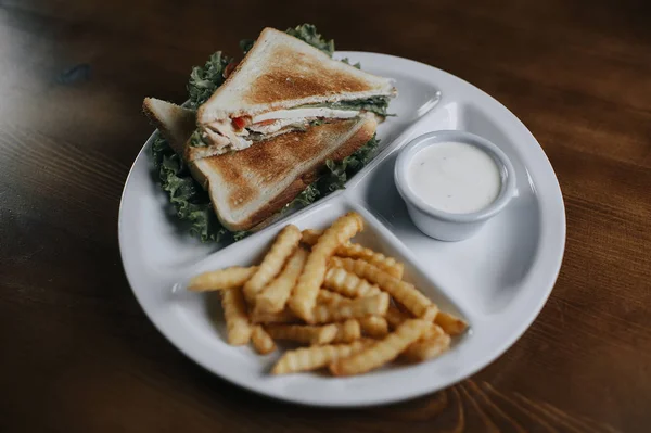 Kızartmalı sandviç.