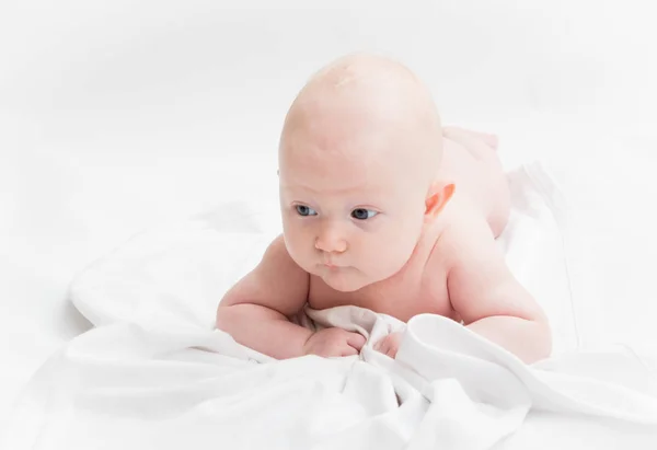 Baby Portré Fehér Háttér — Stock Fotó