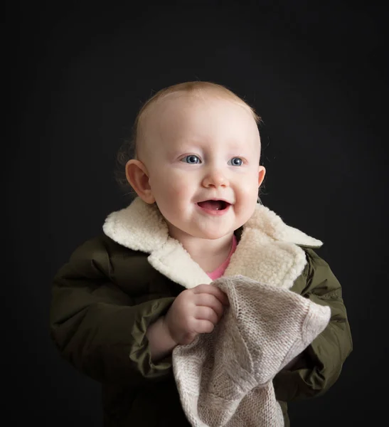 Портрет Ребенка Черном Фоне — стоковое фото