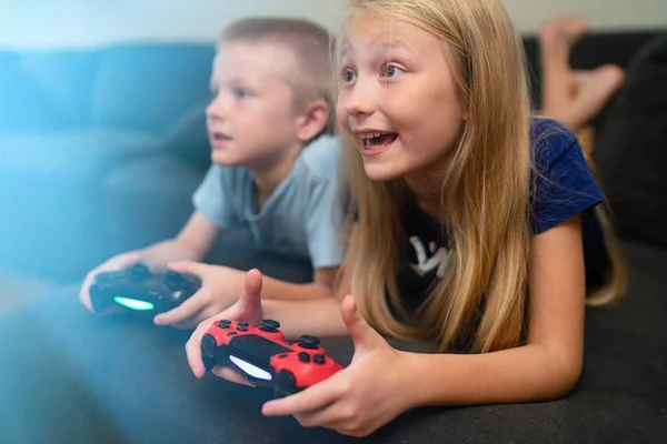 Enfants Jouant Des Jeux Vidéo — Photo