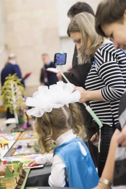 5 Aralık, 2018.festive performans Russia.Carpets. sanatçı sahnede