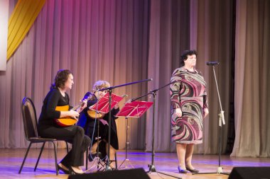 5 Aralık, 2018.festive performans Russia.Carpets. sanatçı sahnede