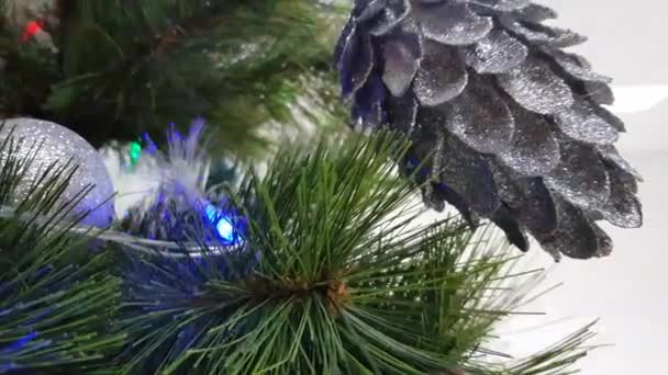 圣诞装饰 圣诞树和玩具在特写背景 — 图库视频影像