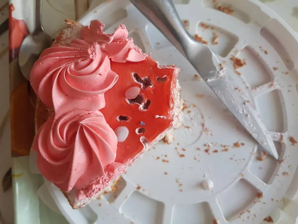 Kuchen Auf Dem Küchentisch — Stockfoto