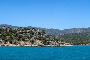 2. yüzyılda meydana gelen depremlerde yıkılan Dolkisthe Antik Kenti'nin batık gemi enkazlarının bulunduğu Kekova