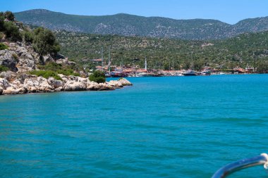 2. yüzyılda meydana gelen depremlerde yıkılan Dolkisthe Antik Kenti'nin batık gemi enkazlarının bulunduğu Kekova
