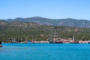 2. yüzyılda meydana gelen depremlerde yıkılan Dolkisthe Antik Kenti'nin batık gemi enkazlarının bulunduğu Kekova