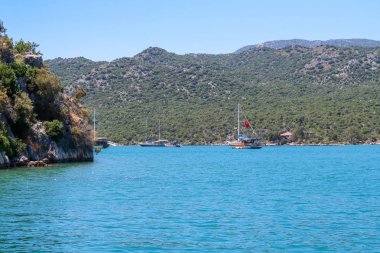 2. yüzyılda meydana gelen depremlerde yıkılan Dolkisthe Antik Kenti'nin batık gemi enkazlarının bulunduğu Kekova