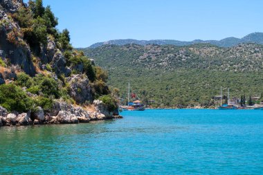 2. yüzyılda meydana gelen depremlerde yıkılan Dolkisthe Antik Kenti'nin batık gemi enkazlarının bulunduğu Kekova