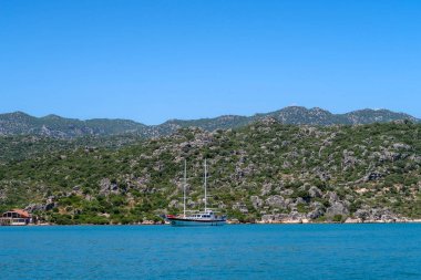 2. yüzyılda meydana gelen depremlerde yıkılan Dolkisthe Antik Kenti'nin batık gemi enkazlarının bulunduğu Kekova