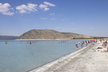 Gölde çırpınan insanlar, Salda Gölü, Burdur Türkiye